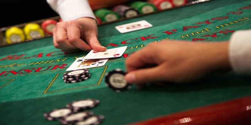 Mẹo Chơi Blackjack Từ Cao Thủ - Gấp Đôi Cơ Hội Chiến Thắng 3 Hội viên có thể cược nhiều hand bài Blackjack để tăng cơ hội chiến thắng